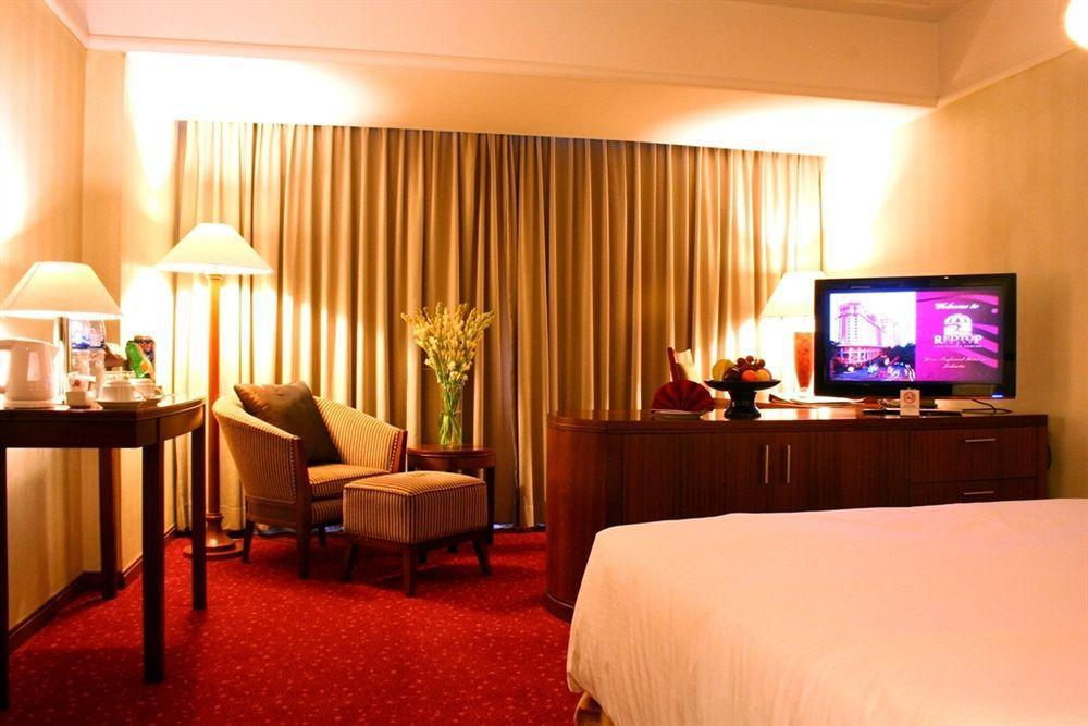 Redtop & Convention Center Hotel 4*